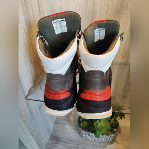 SOREL Women's Kinetic RNEGD Conquest Waterproof Leather Sneaker Boots Size 8 - Picture 6 of 17